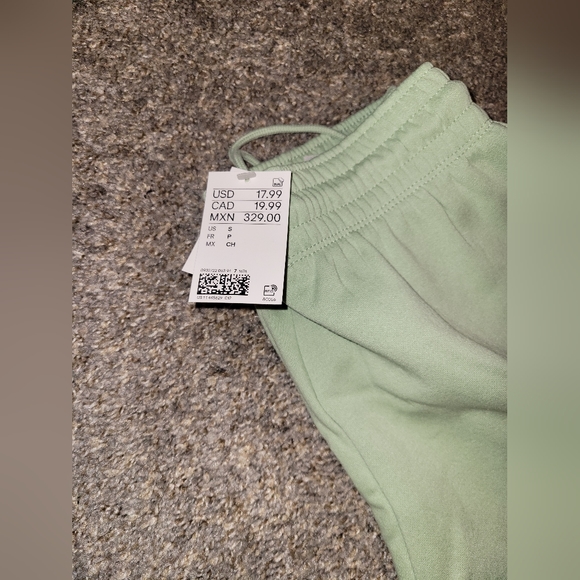 NWT mint green sweatshirt and sweatpants set from h&m - Picture 3 of 4